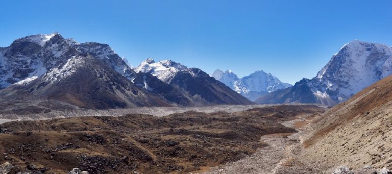 Cho la pass trek Mountain kick