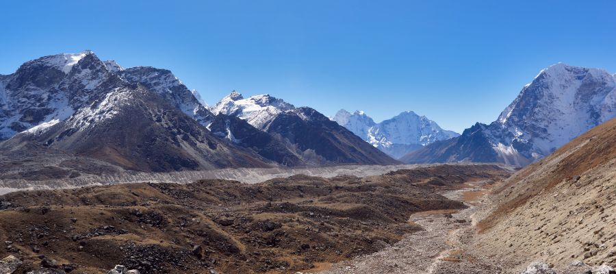 Cho la pass trek Mountain kick