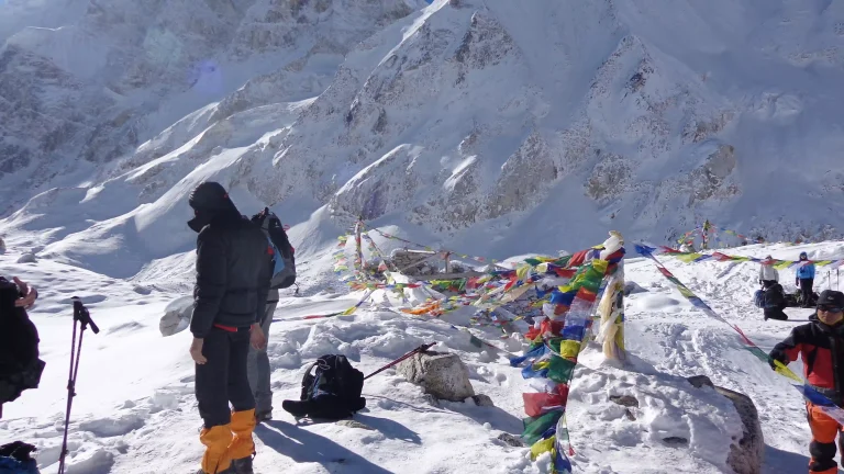 Larkye la pass top