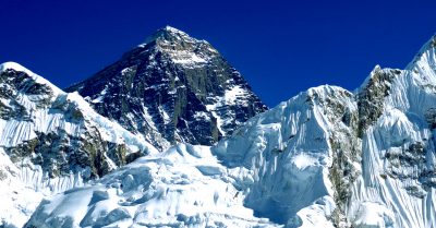 Everest and the Khumbu region viewed from the trail in November