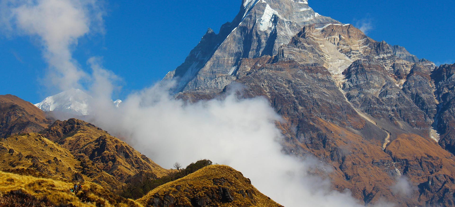 Mardi-Himal-Trek-close-view-of-fishtail.