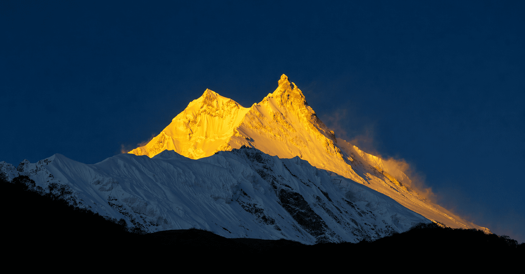 Sunrise hitting Manaslu