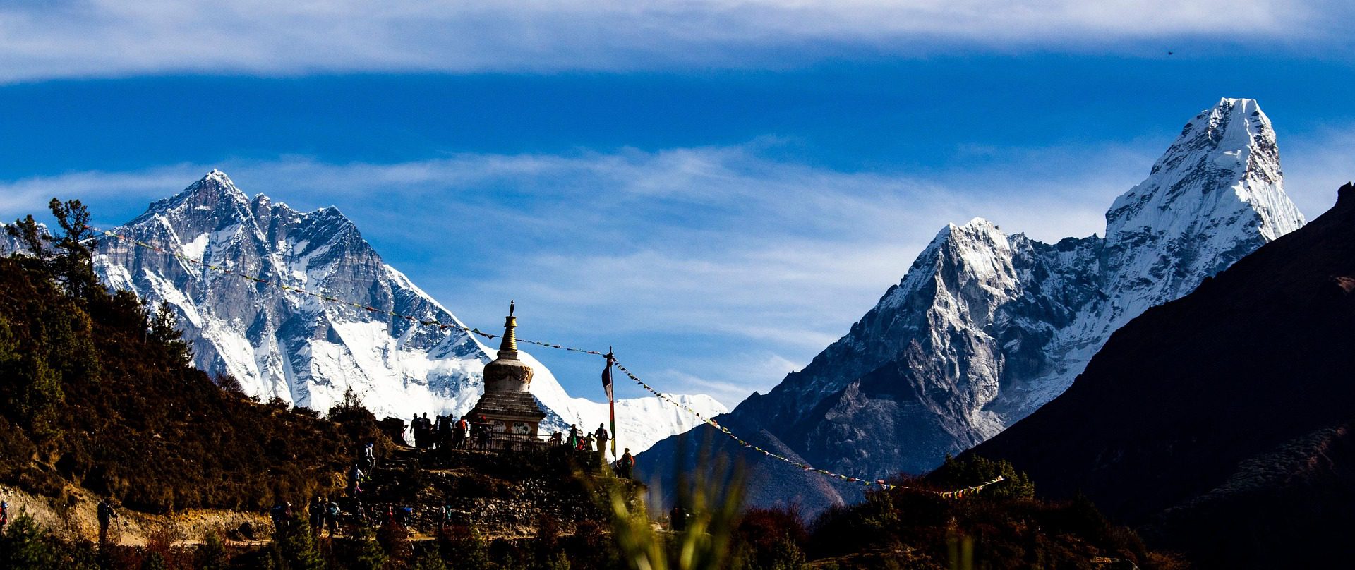 Mount Everest and surrounding peaks seen from Gokyo Ri