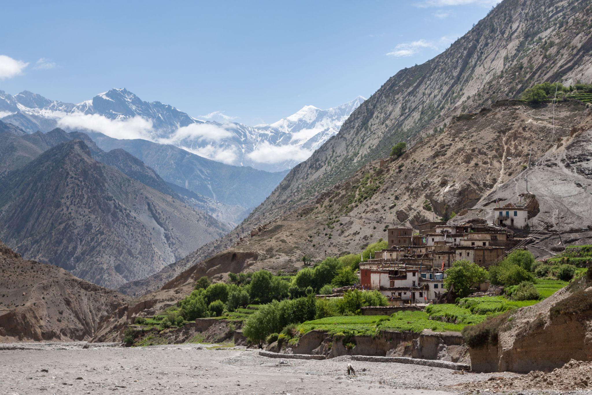 Lubra village on the trail from Muktinath to Jomsom