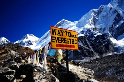 everest-sign